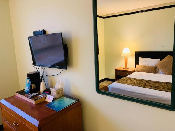 Hotel at the Waldorf : photo 2 de la chambre chambre lit king-size