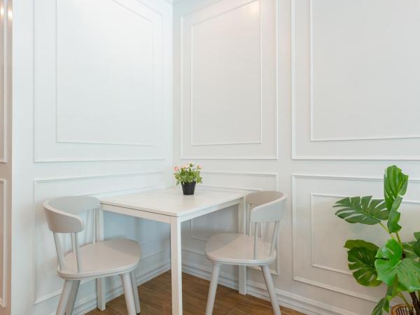 White Ivory Bed And Breakfast : photo 4 de la chambre suite avec balcon