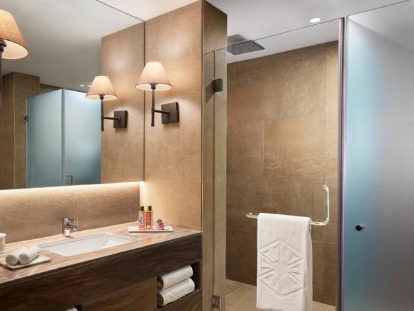 Taj Aravali Resort & Spa Udaipur : photo 3 de la chambre deluxe room with garden view and balcony king bed