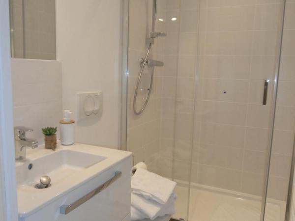 au Claire de lune : photo 7 de la chambre chambre double confort avec balcon