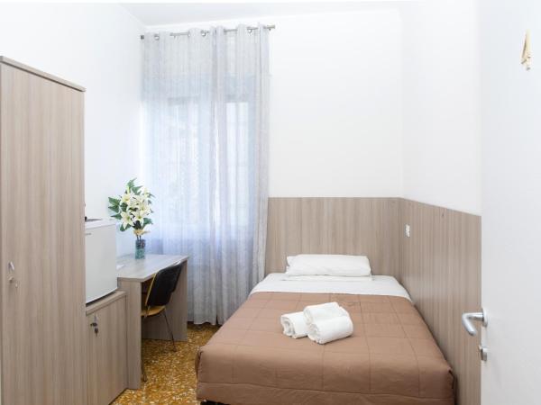 Affittacamere San Martino : photo 3 de la chambre chambre simple avec salle de bains privative
