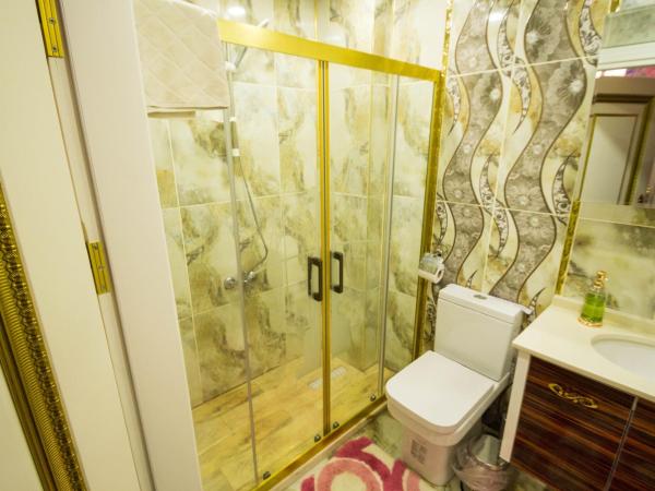 MARKO PASA KONAGİ : photo 5 de la chambre suite familiale avec balcon