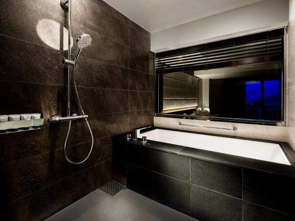 RIHGA Royal Hotel Kyoto : photo 3 de la chambre suite chambre double avec accès la piscine et à la salle de sport - Étage standard - non-fumeurs