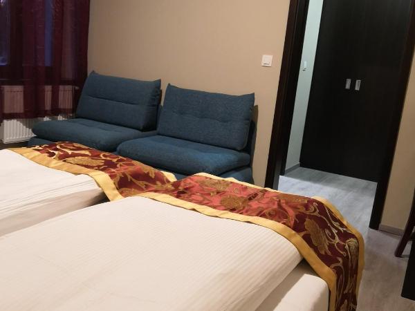 Sun-House Pension&Restaurant -ParkingFree- : photo 2 de la chambre chambre double ou lits jumeaux