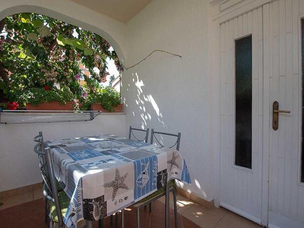 Lovely Family House Robi : photo 6 de la chambre chambre familiale