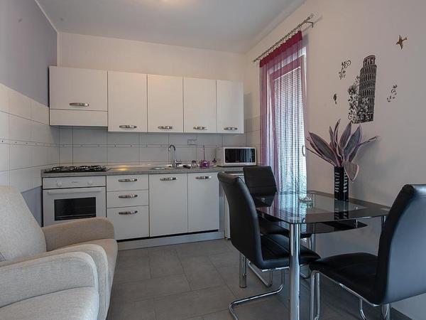 Lovely Family House Robi : photo 2 de la chambre chambre double deluxe avec lit d'appoint