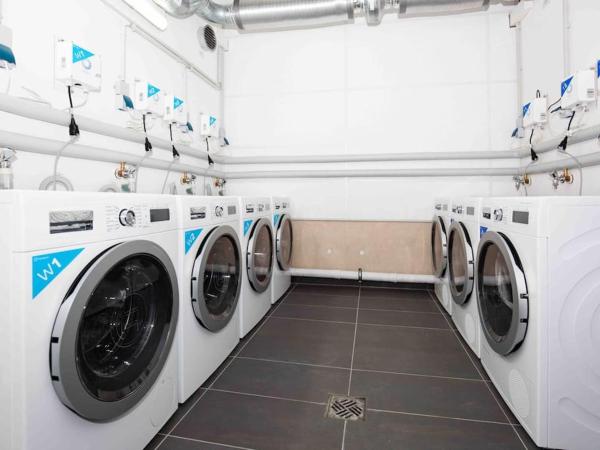 My room serviced apartment-Messe : photo 3 de la chambre appartement avec balcon