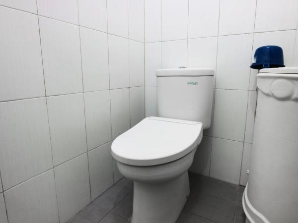 Casa Sidoluhur 17 : photo 5 de la chambre chambre double standard avec salle de bains commune