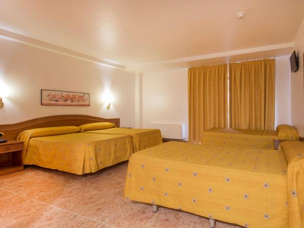 Hotel Cervol : photo 1 de la chambre chambre quadruple supérieure (4 adultes)
