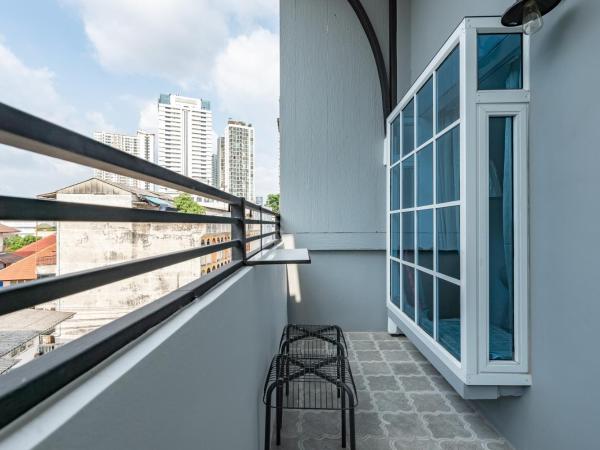 White Ivory Bed And Breakfast : photo 10 de la chambre duplex avec balcon