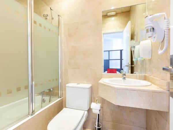 Hostal Abadia Madrid : photo 5 de la chambre chambre lits jumeaux