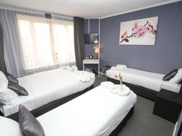 Hotel Flipper Amsterdam : photo 4 de la chambre chambre quadruple avec salle de bains privative