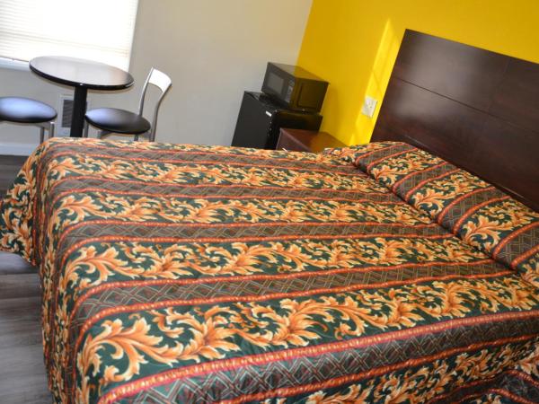 Hotel Sunrise : photo 2 de la chambre chambre lit queen-size 