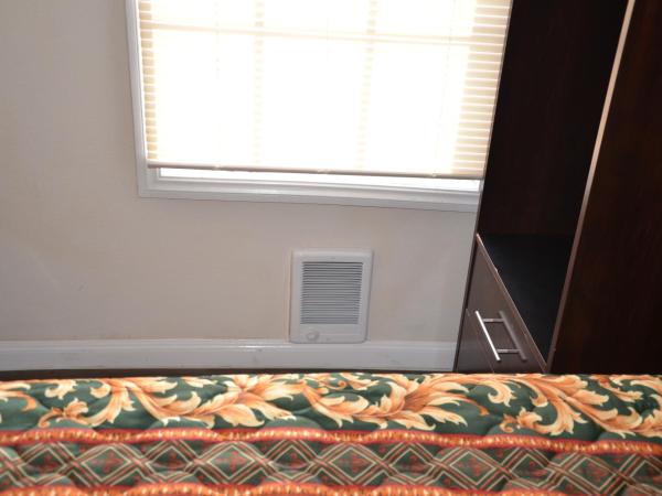 Hotel Sunrise : photo 4 de la chambre chambre lit queen-size 