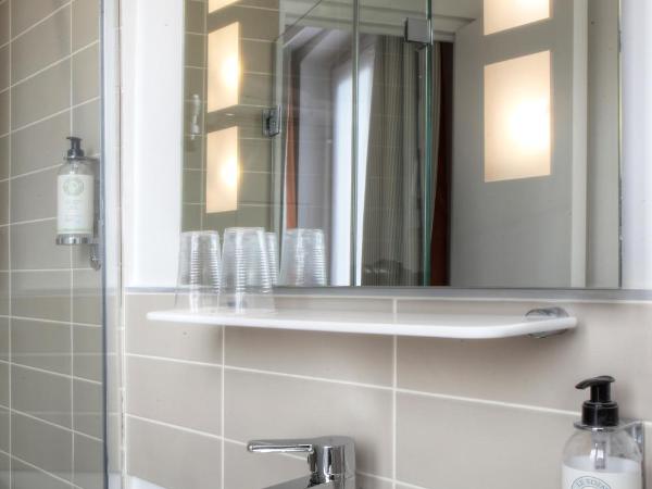 Contact Hôtel Alizé Montmartre : photo 8 de la chambre chambre lits jumeaux supérieure