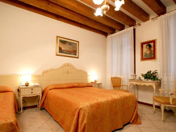 Hotel At Leonard : photo 1 de la chambre chambre double ou lits jumeaux Économique