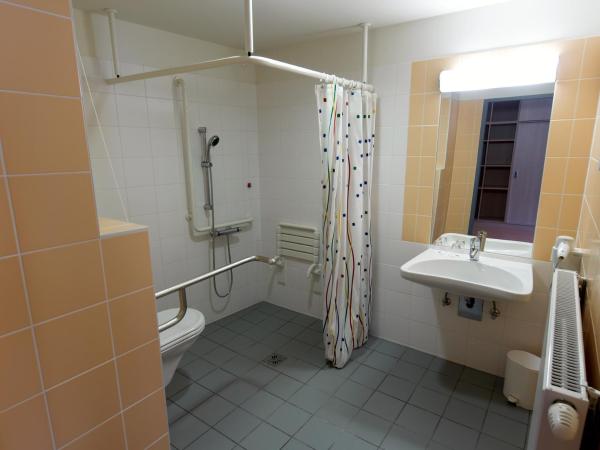 Hotel Kolping Wien Zentral : photo 6 de la chambre chambre double - accessible aux personnes à mobilité réduite 