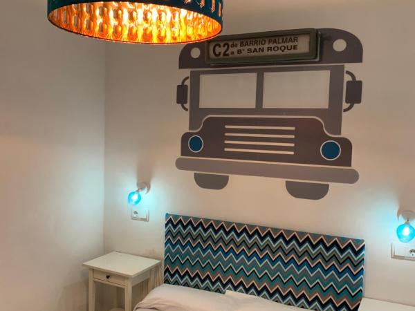 Hostal Portugal : photo 4 de la chambre chambre double avec salle de bains commune