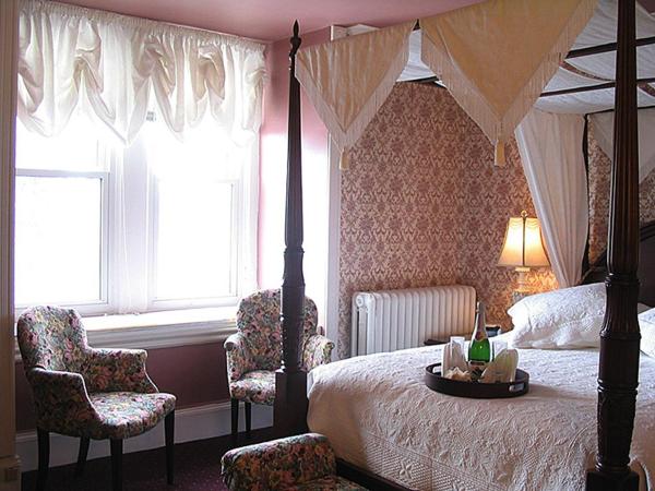 McGee's Inn : photo 2 de la chambre chambre windsor deluxe avec lit queen-size - 21