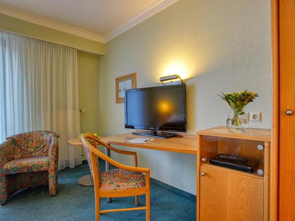 Hotel Kischers Landhaus : photo 1 de la chambre chambre double deluxe avec baignoire