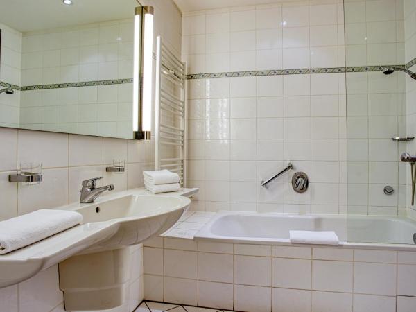 Hotel Kischers Landhaus : photo 2 de la chambre chambre double deluxe avec baignoire