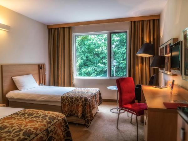 Hotel HP Park Poznań Malta Sport : photo 2 de la chambre chambre lits jumeaux - côté rue