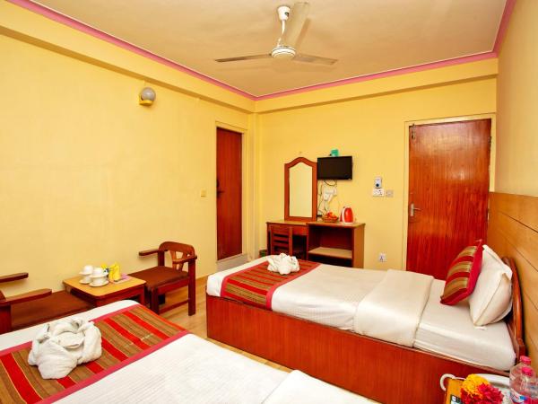 Hotel Grand Holiday : photo 4 de la chambre chambre lits jumeaux deluxe