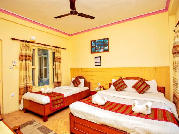 Hotel Grand Holiday : photo 4 de la chambre chambre familiale deluxe