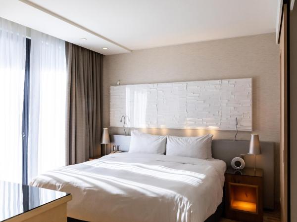 Radisson Blu Aqua Hotel, Chicago : photo 2 de la chambre suite lit king-size ambassadeur - vue sur parc - non-fumeurs