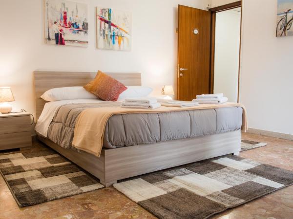 Gabrielli Rooms & Apartments - MARONCELLI : photo 3 de la chambre chambre double avec salle de bains commune