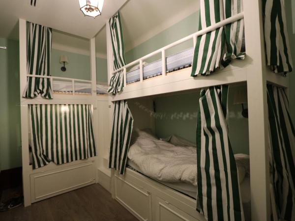 Grand Hostel Coconut : photo 5 de la chambre lit dans dortoir mixte de 4 lits