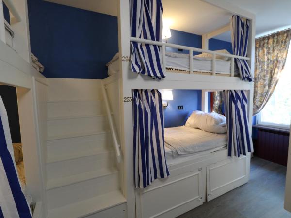 Grand Hostel Coconut : photo 6 de la chambre lit dans dortoir mixte de 8 lits 