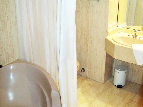 Hotel Escuela Madrid : photo 8 de la chambre chambre triple