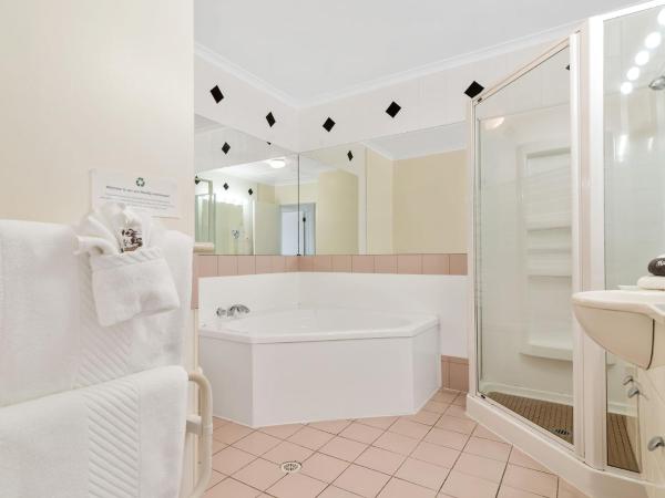 ASURE PRINCE motor lodge : photo 8 de la chambre suite 1 chambre Économique avec baignoire - côté ruelle