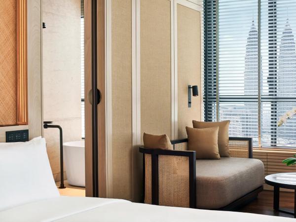 The RuMa Hotel and Residences : photo 3 de la chambre suite deluxe - vue sur klcc