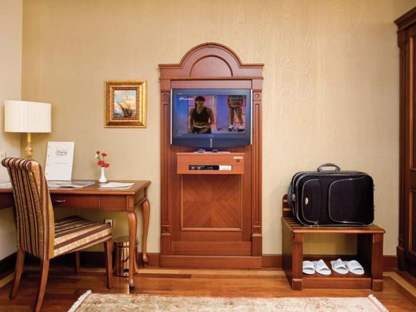 GLK PREMIER Regency Suites & Spa : photo 8 de la chambre suite lit queen-size deluxe