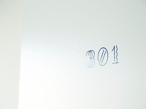 The Share Hotels Lyuro Tokyo Kiyosumi : photo 10 de la chambre chambre lit queen-size avec salle de bains commune - vue sur rivière