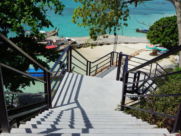 HIP Seaview Resort @ Phi Phi : photo 1 de la chambre chambre tropicale