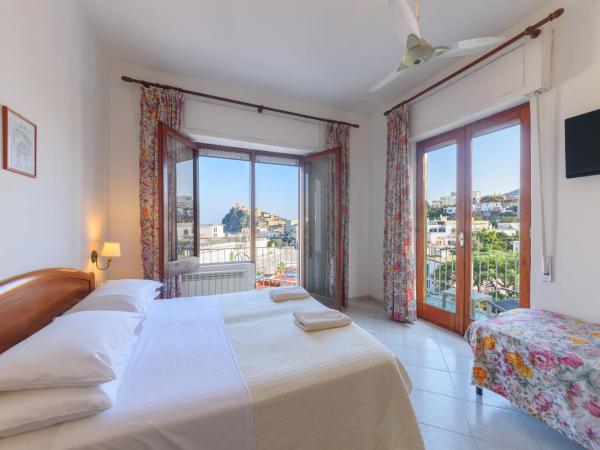 Hotel Europa : photo 2 de la chambre chambre triple standard