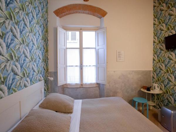 Hotel Bencidormi : photo 2 de la chambre chambre simple avec salle de bains extérieure privative
