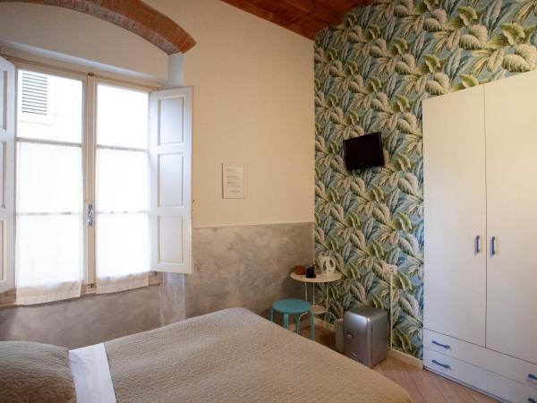 Hotel Bencidormi : photo 5 de la chambre chambre simple avec salle de bains extérieure privative