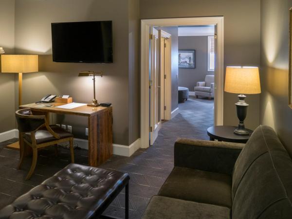 Sentinel Hotel : photo 2 de la chambre suite bridgetown parlour lit king-size