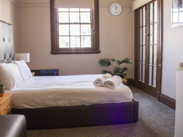 Campsie Hotel : photo 3 de la chambre chambre double avec salle de bains commune