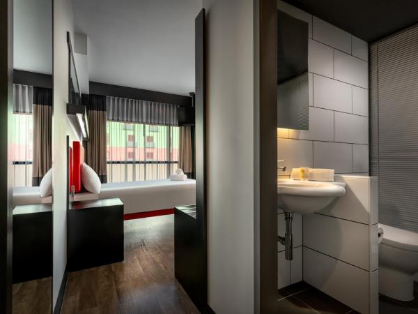 Essence Hotel Carlton : photo 1 de la chambre chambre lit queen-size deluxe