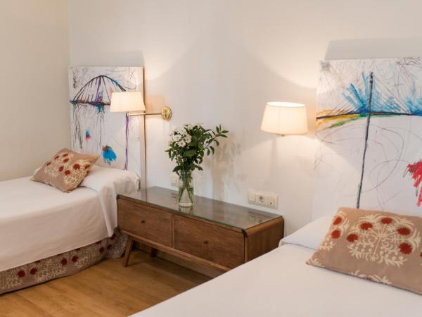 Hotel Alcántara : photo 2 de la chambre chambre double ou lits jumeaux avec lit d'appoint