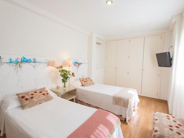 Hotel Alcántara : photo 2 de la chambre chambre double ou lits jumeaux