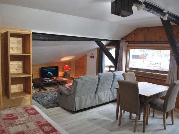 Chalet l'Aiglon : photo 1 de la chambre chambre quadruple - vue sur montagnes