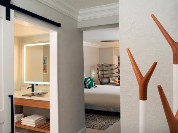 Pelican Grand Beach Resort, a Noble House Resort : photo 2 de la chambre chambre king standard avec vue sur ville