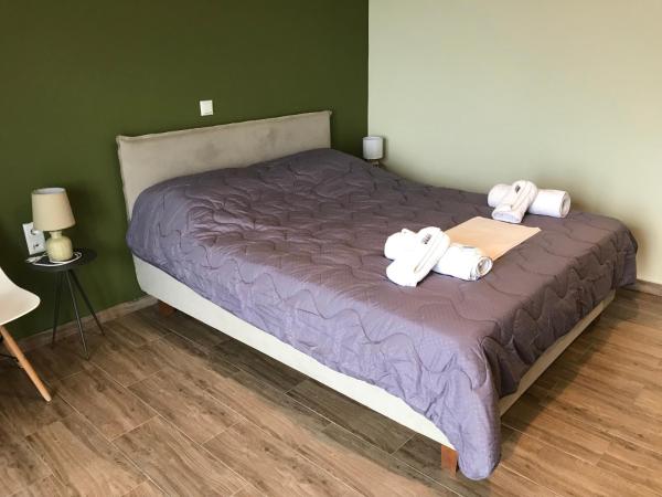 Verga's Apartments : photo 8 de la chambre chambre triple deluxe - vue sur mer