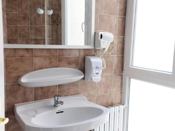 Puerto Principe PENSIÓN : photo 3 de la chambre petite chambre double